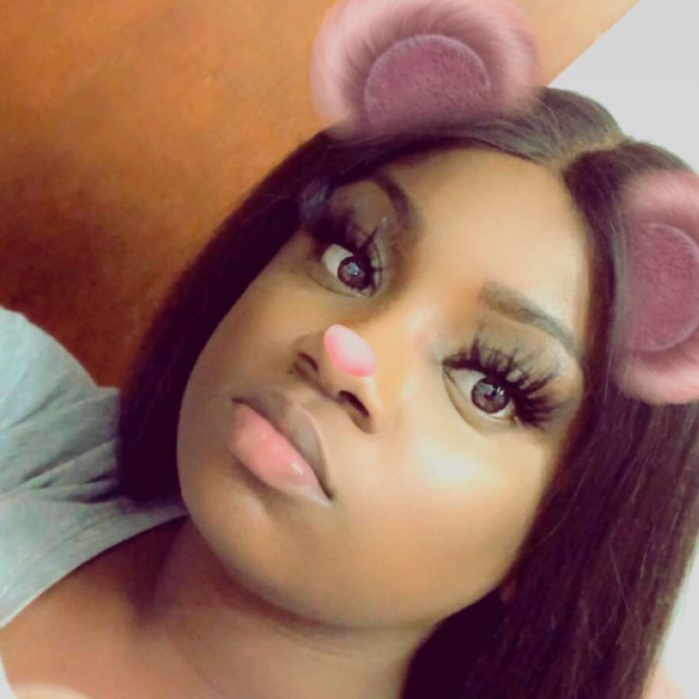 Meet your Posher, Talia